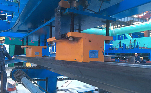 自動化電永磁_桁架機器人磁力搬運