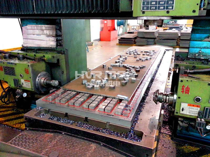 提升機加工精度的神器，悍威cnc電永磁吸盤