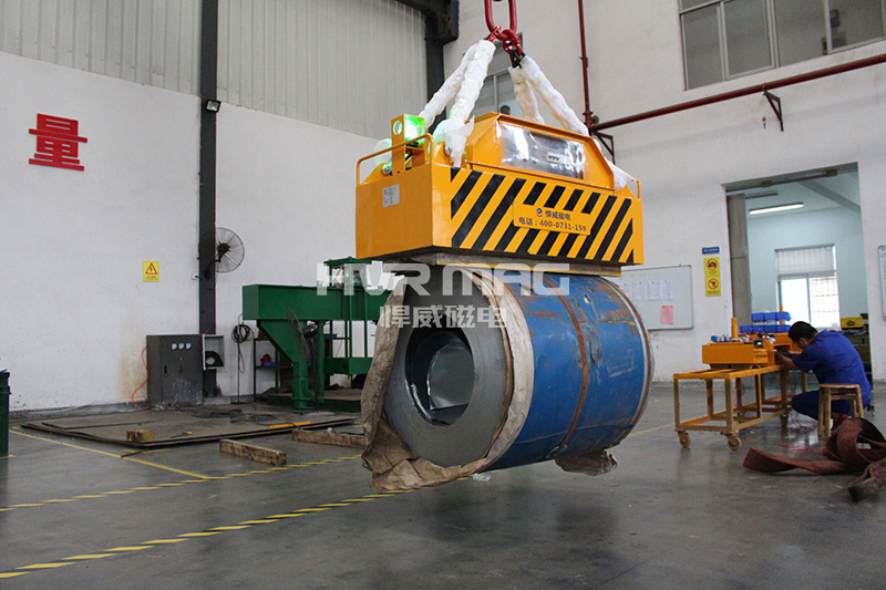 鋼卷吊具如何選擇？電永磁吊具輕松吊裝鋼卷