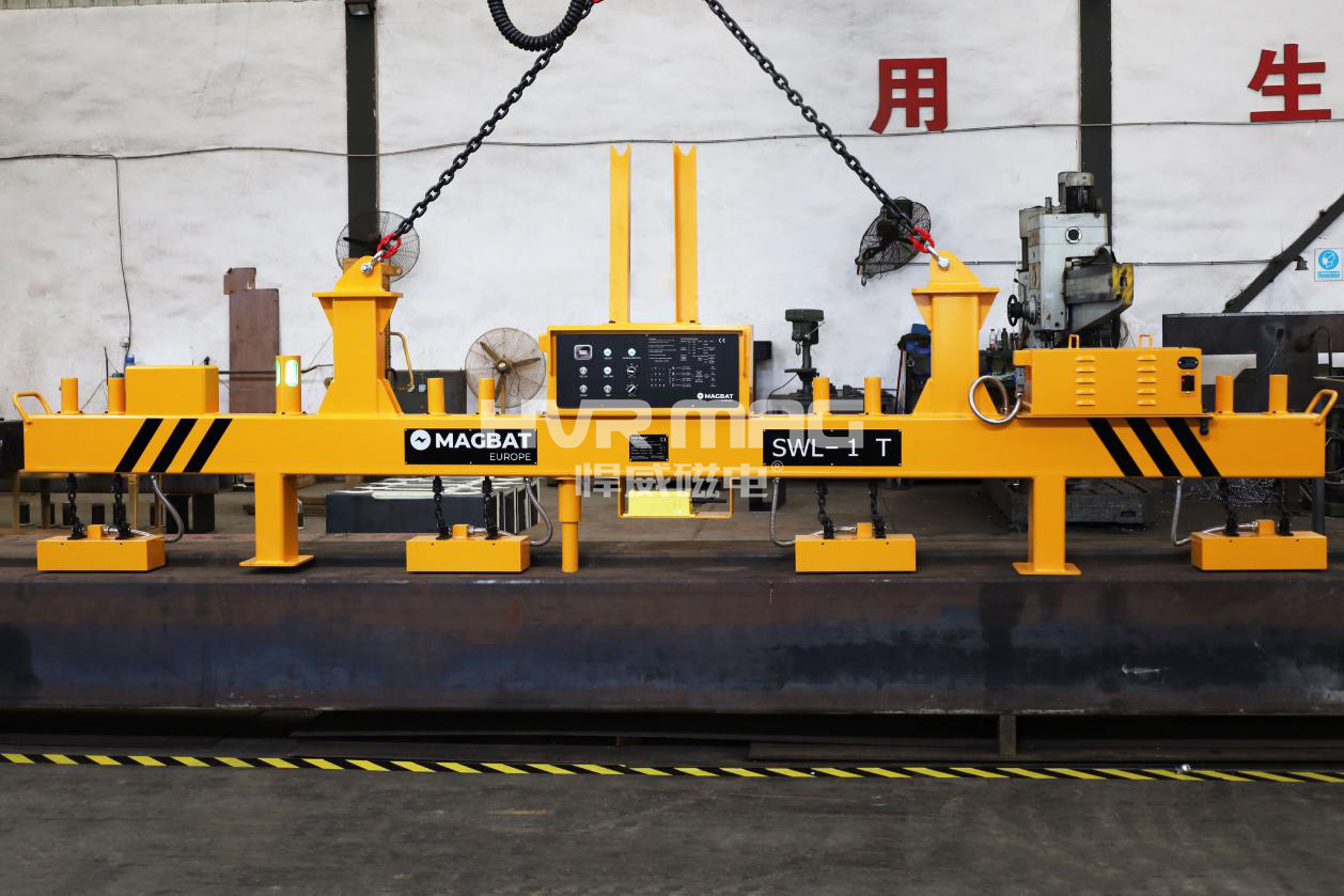 電永磁起重器快速吊運圓棒與鋼板，小巧又實用