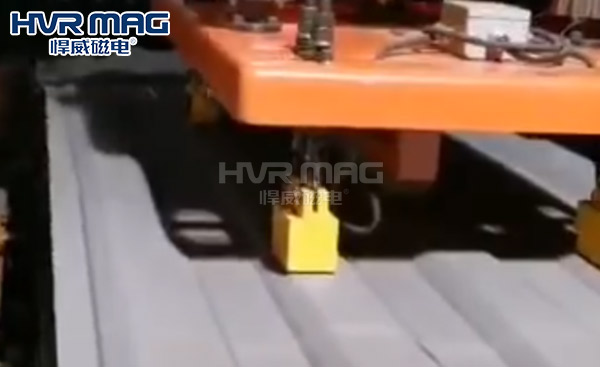 波紋板、瓦楞板為什么要選電永磁吸盤進行自動化搬運？